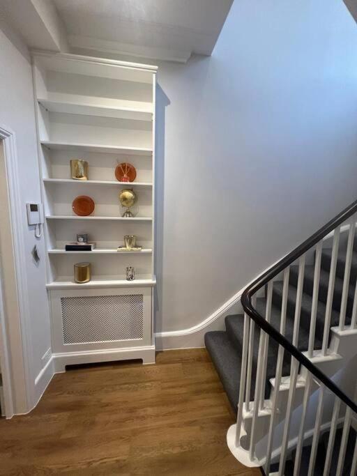 Flat In The Heart Of Holland Park Apartment Londra Exterior foto